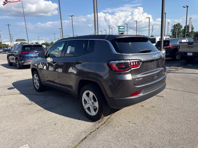 Used 2023 Jeep Compass Sport AWD/4WD image 8