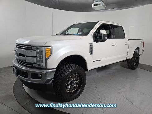 Used 2017 Ford F250 Lariat w/ Lariat Ultimate Package AWD/4WD image 2