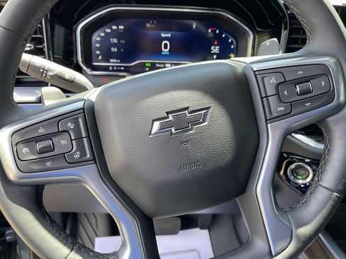Used 2025 Chevrolet Silverado 1500 LT Trail Boss w/ Convenience Package II AWD/4WD image 22