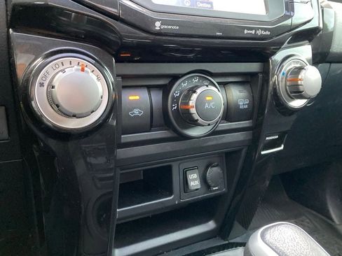 Used 2019 Toyota 4Runner TRD Off-Road Premium AWD/4WD image 24