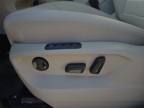 Certified 2025 Volkswagen Atlas SEL image 20