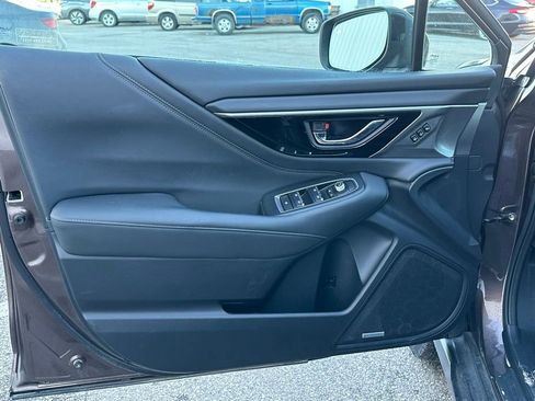 Used 2022 Subaru Outback Limited image 12