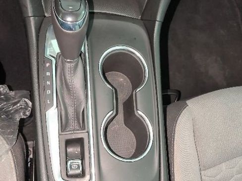 Used 2018 Chevrolet Equinox LT image 22