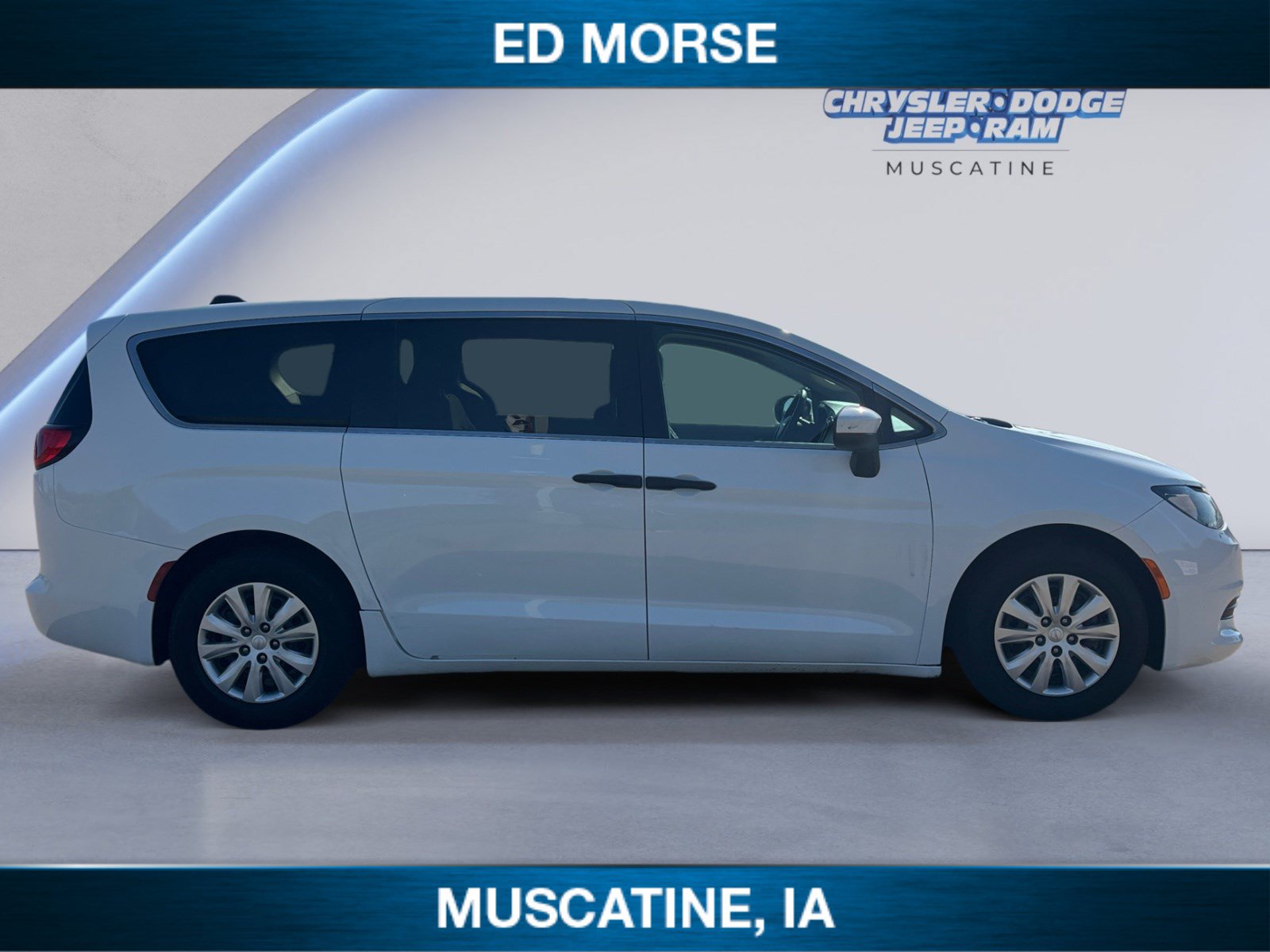 Used 2018 Chrysler Pacifica L FWD image 6
