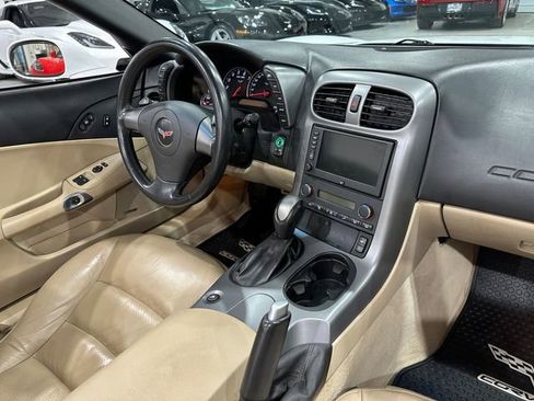 Used 2006 Chevrolet Corvette Convertible w/ Preferred Equipment Group image 14