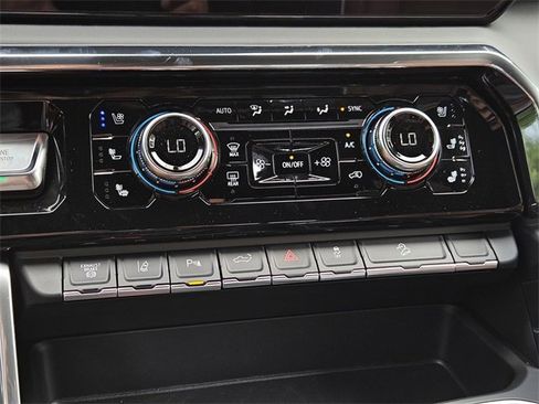 New 2025 GMC Sierra 2500 Denali Ultimate image 15