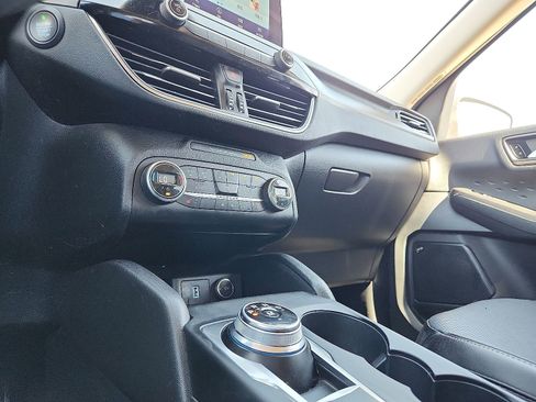 Used 2020 Ford Escape Titanium AWD/4WD image 20