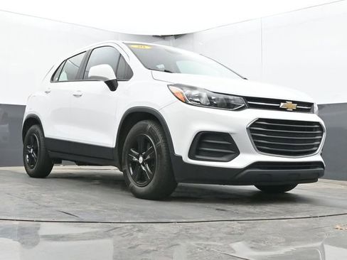 Used 2020 Chevrolet Trax LS FWD image 21