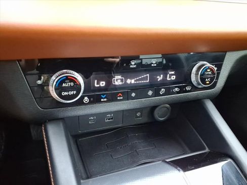 Used 2022 Mitsubishi Outlander SEL AWD/4WD image 26