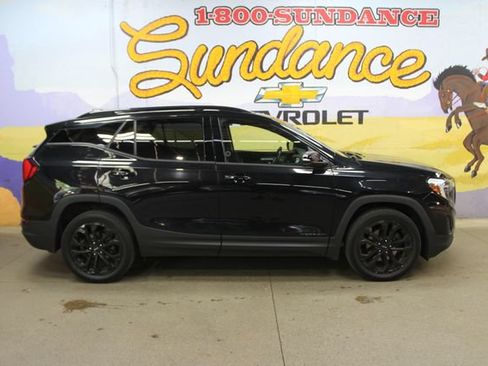 Used 2019 GMC Terrain SLE w/ GMC Pro Grade Package AWD/4WD image 1