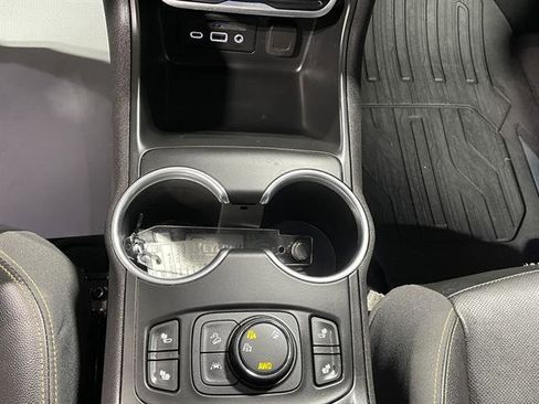 Used 2021 GMC Terrain SLT image 26