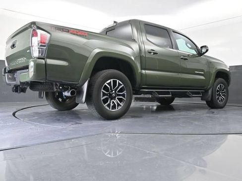 Used 2022 Toyota Tacoma TRD Sport w/ Technology Package AWD/4WD image 37