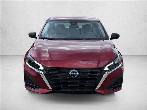 Used 2025 Nissan Altima 2.5 SV image 2