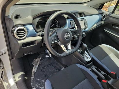 Used 2025 Nissan Versa SV w/ Trunk Package FWD image 16
