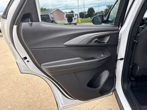 Used 2024 Chevrolet TrailBlazer LT w/ Convenience Package FWD image 20
