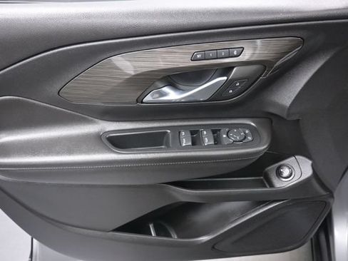 Used 2023 GMC Terrain SLT FWD image 13