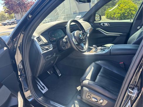 Used 2019 BMW X5 xDrive50i w/ M Sport Package AWD/4WD image 11