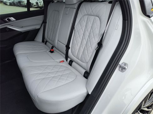 New 2026 BMW X5 sDrive40i image 15