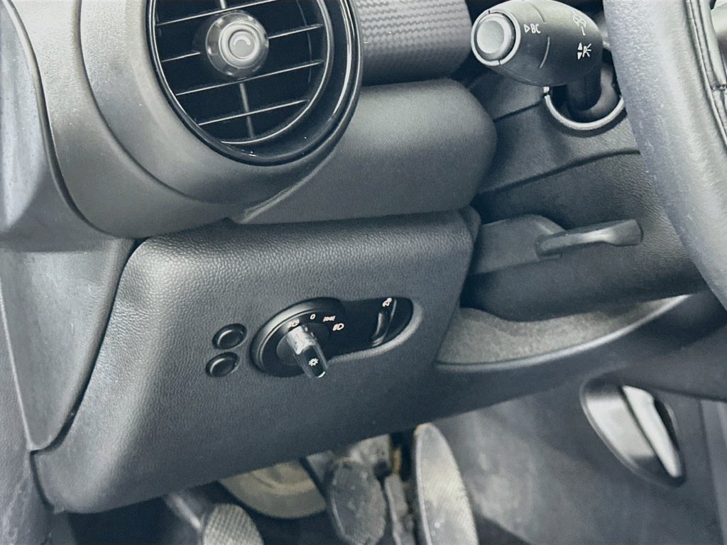 Used 2016 MINI Cooper Convertible FWD image 10