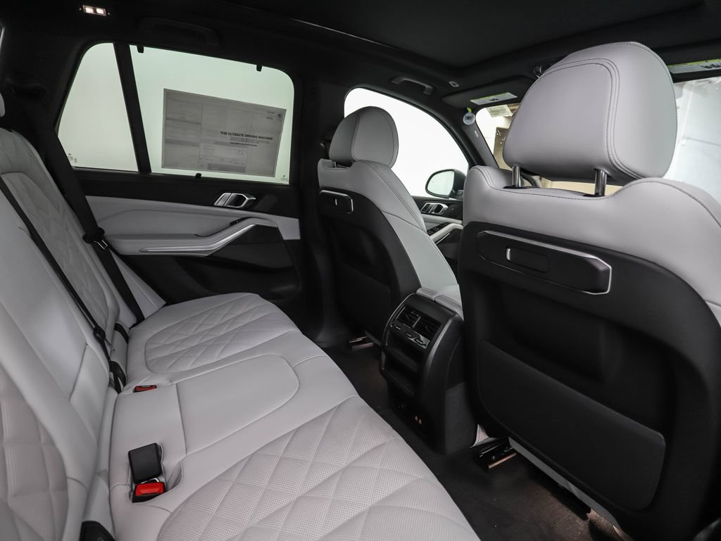 Used 2026 BMW X5 xDrive40i w/ Executive Package AWD/4WD image 25