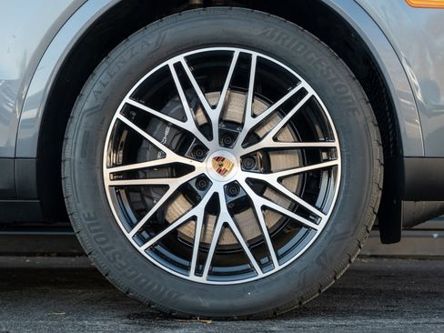 New 2026 Porsche Cayenne image 15