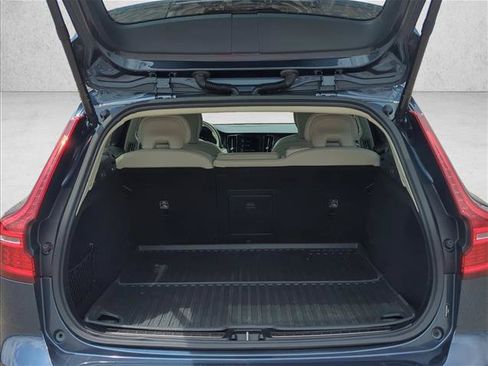Used 2021 Volvo V60 T5 Cross Country AWD/4WD image 7