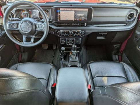 Certified 2024 Jeep Wrangler Sahara w/ Technology Group image 15