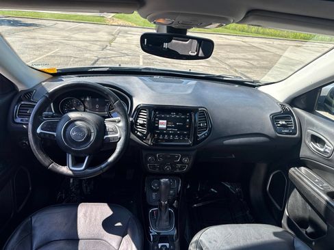 Used 2018 Jeep Compass Limited w/ Navigation Group AWD/4WD image 19