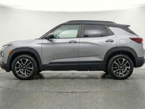 Used 2025 Chevrolet TrailBlazer LT w/ Driver Confidence Package AWD/4WD image 5