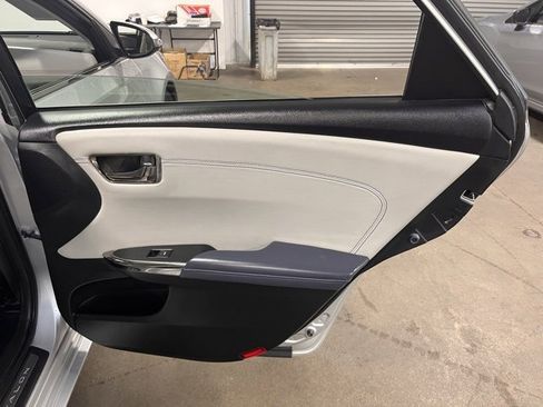 Used 2013 Toyota Avalon Limited image 15