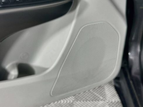 Used 2019 Jeep Cherokee Limited FWD image 20