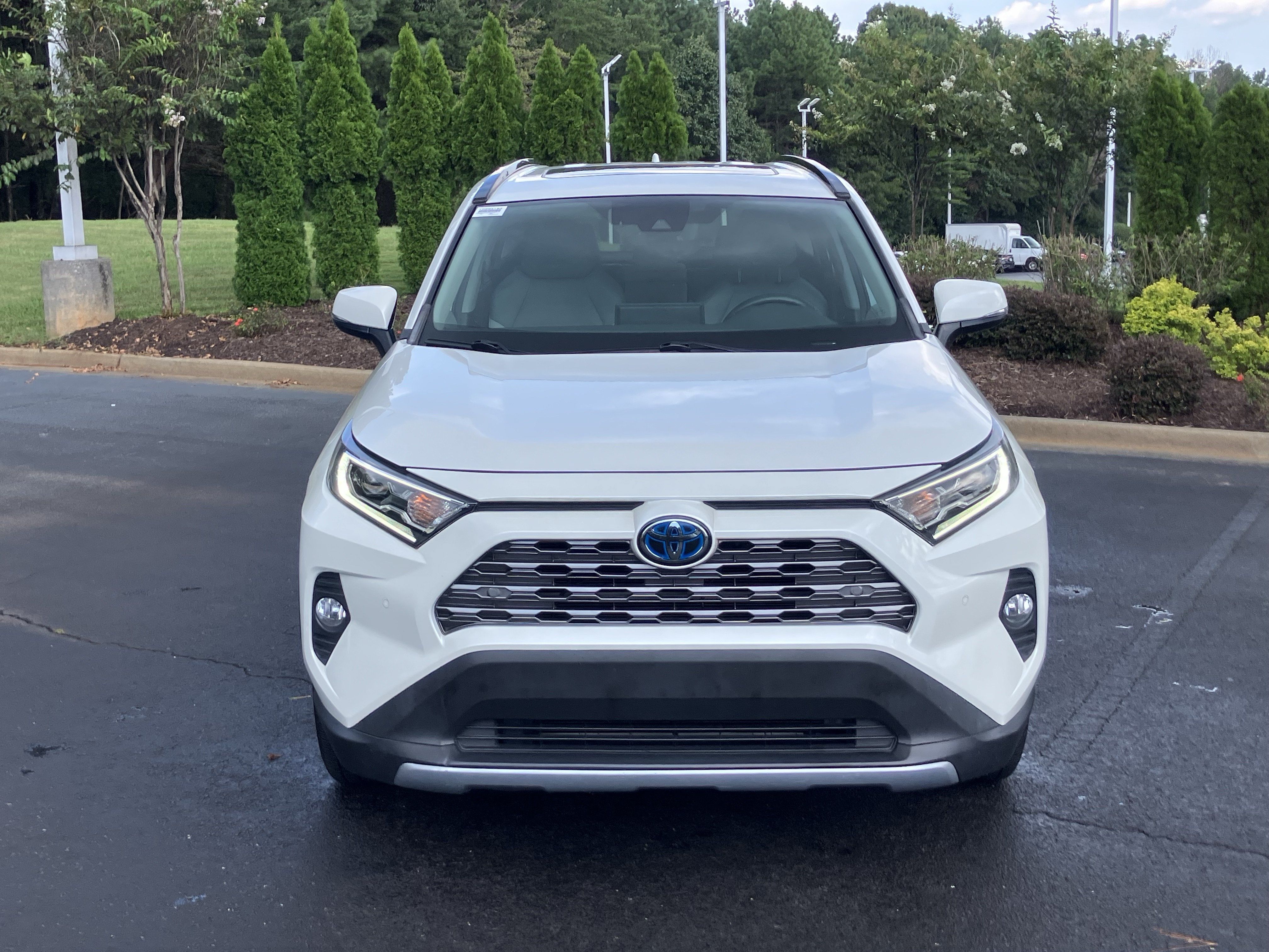 Used 2019 Toyota RAV4 Limited w/ Limited Grade Weather Package AWD/4WD image 3