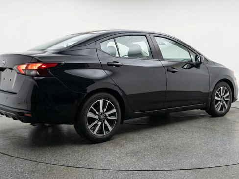 Used 2025 Nissan Versa SV image 9