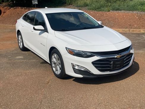 Used 2024 Chevrolet Malibu LT FWD image 3