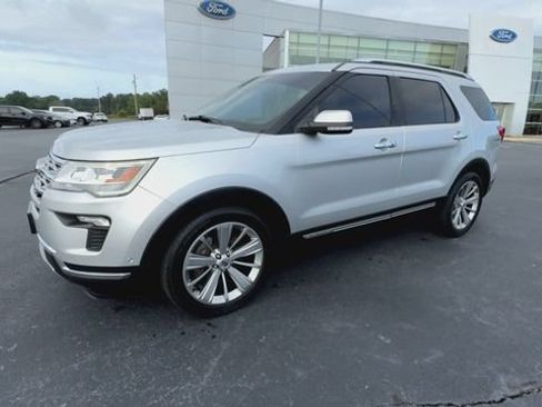 Certified 2018 Ford Explorer Limited w/ Equipment Group 301A FWD image 4