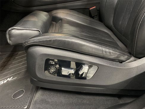 Used 2020 BMW X5 M50i w/ Executive Package image 18