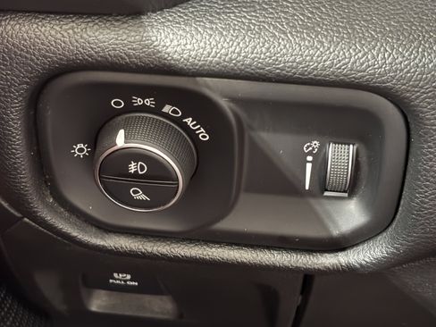 Used 2020 RAM 1500 Rebel AWD/4WD image 18