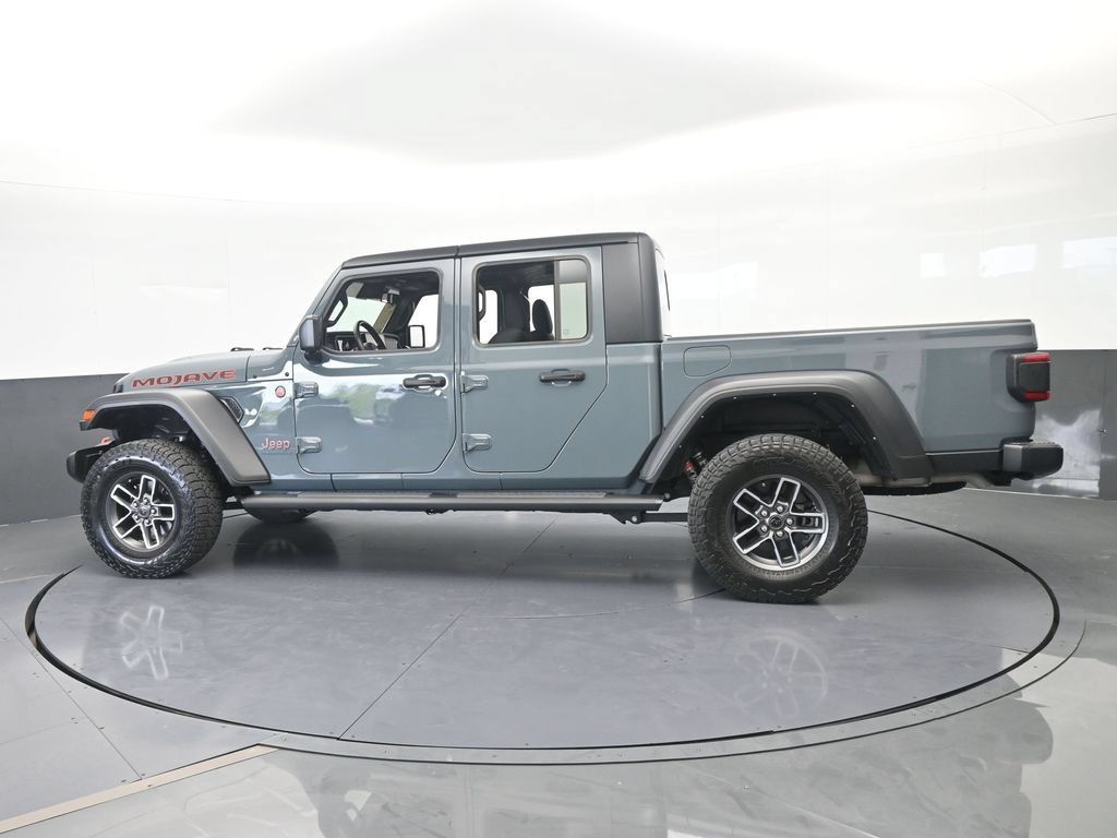 Used 2024 Jeep Gladiator Mojave AWD/4WD image 3