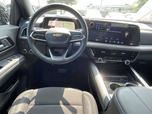 Used 2025 Chevrolet Tahoe LS AWD/4WD image 12