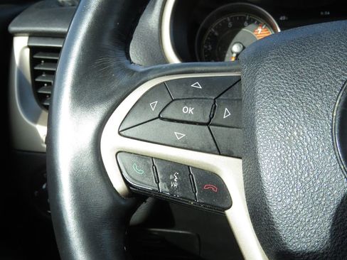 Used 2016 Jeep Cherokee Limited image 21