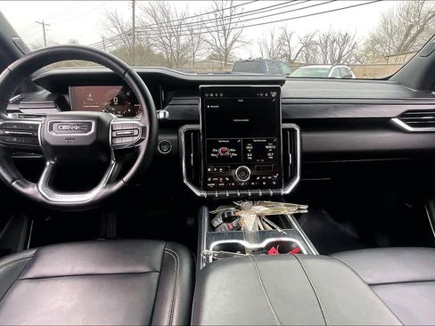 Used 2024 GMC Acadia Elevation image 15