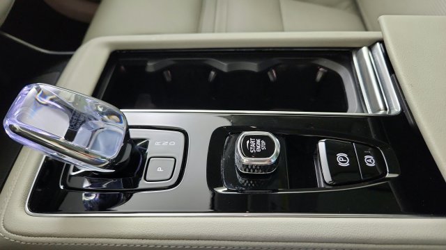 Certified 2026 Volvo XC90 B6 Ultra w/ Protection Package AWD/4WD image 17