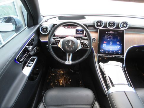 Used 2023 Mercedes-Benz GLC 300 4MATIC image 33