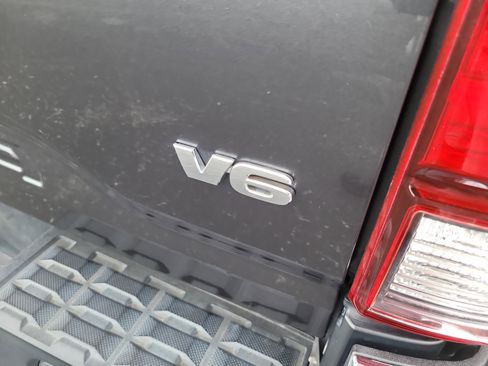 Used 2020 Toyota Tacoma SR5 image 10