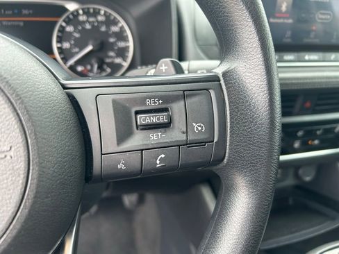 Used 2024 Nissan Rogue S AWD/4WD image 16