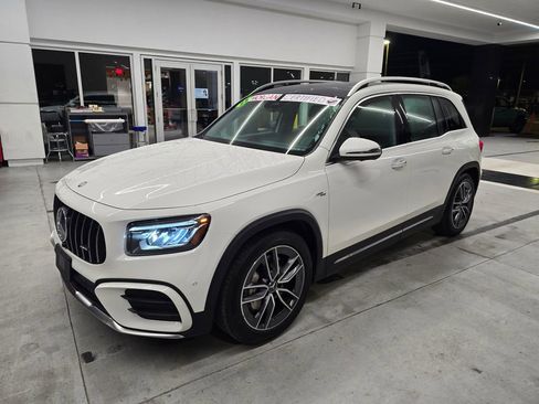 Used 2025 Mercedes-Benz GLB 35 AMG 4MATIC image 2