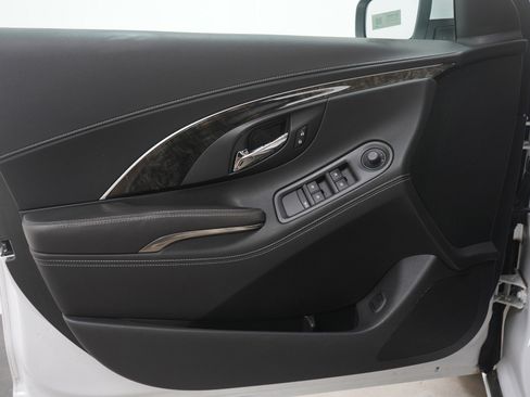 Used 2014 Buick LaCrosse image 19