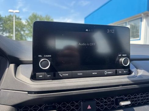 Used 2023 Honda Accord EX image 19