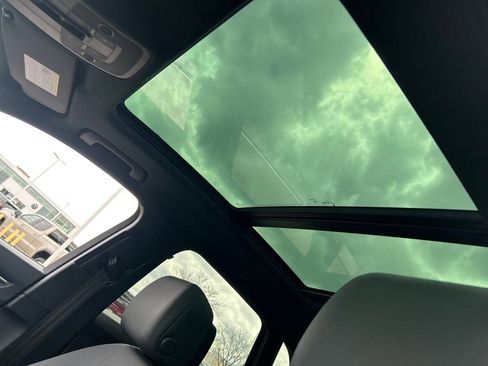 Used 2023 Audi Q3 2.0T Premium image 24