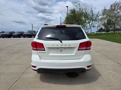 Used 2019 Dodge Journey SE w/ Connectivity Group FWD image 7